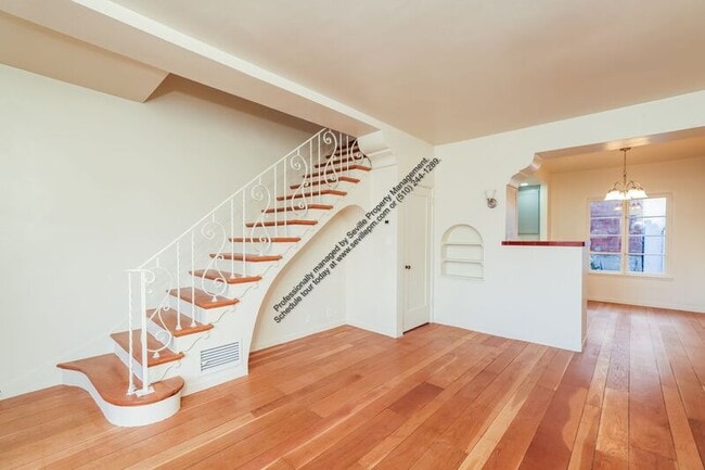 Building Photo - 27 Excelsior Ct