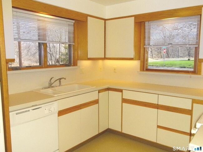 Building Photo - 62 Ark Rd