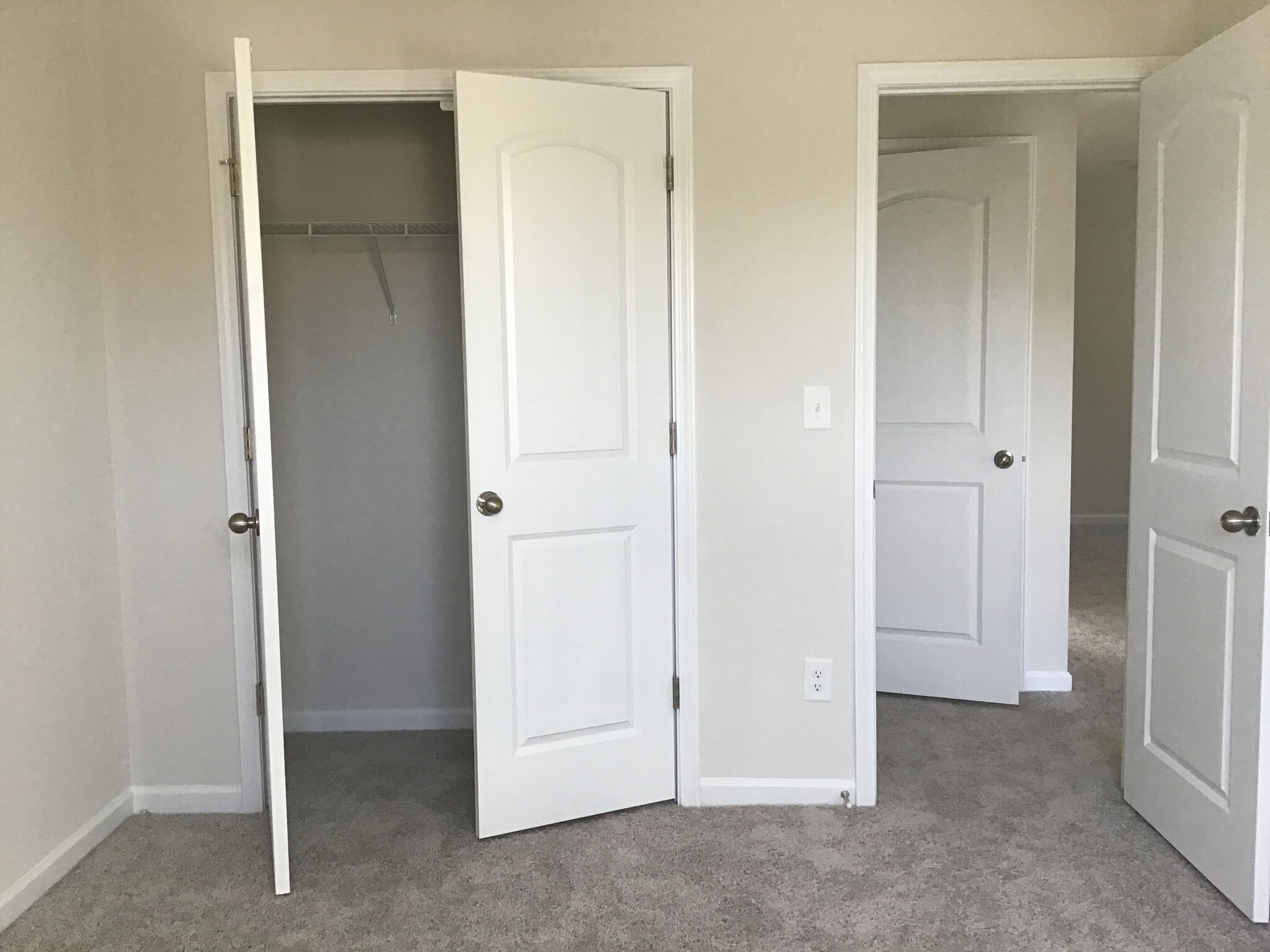 Building Photo - Room in House on Maylen Trace