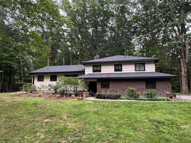 Building Photo - 1 Cyr Cir