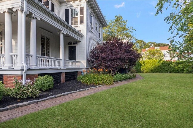 Building Photo - 412 Bellevue Ave
