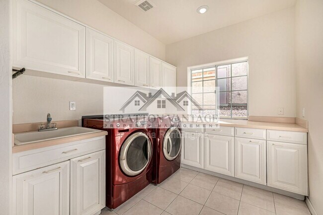 Building Photo - 15848 E Brodiea Dr