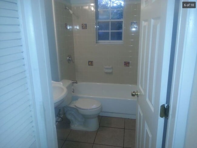 Building Photo - 274 Floss Ave