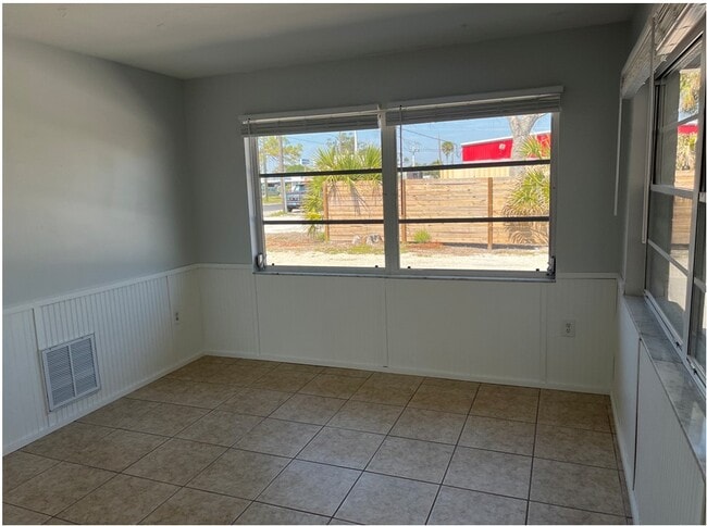 Building Photo - Lost in Paradise USA LLC