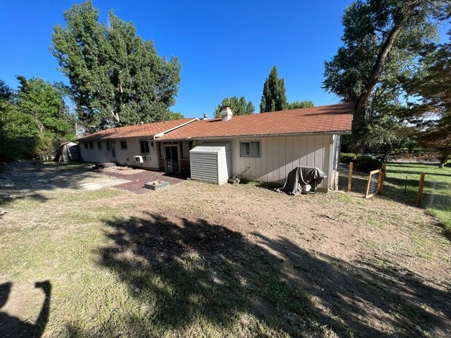 Building Photo - 1300 Riverview Rd