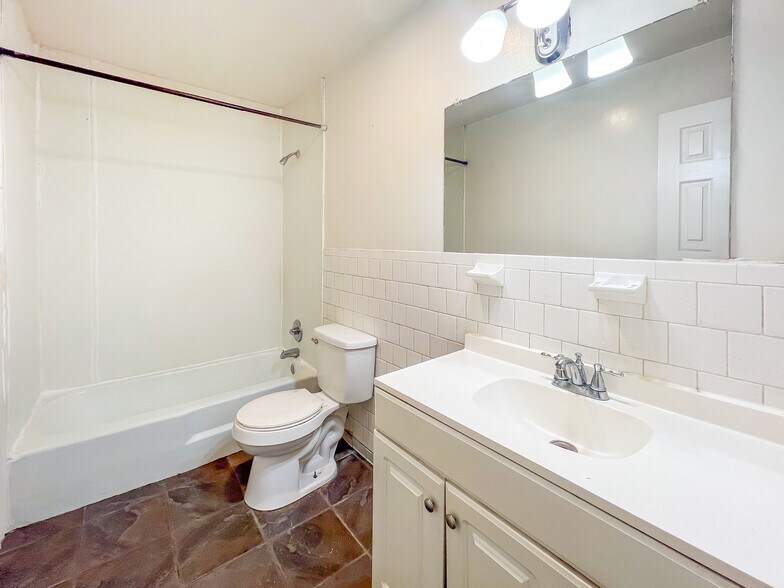 Building Photo - 1811 Owens Ct