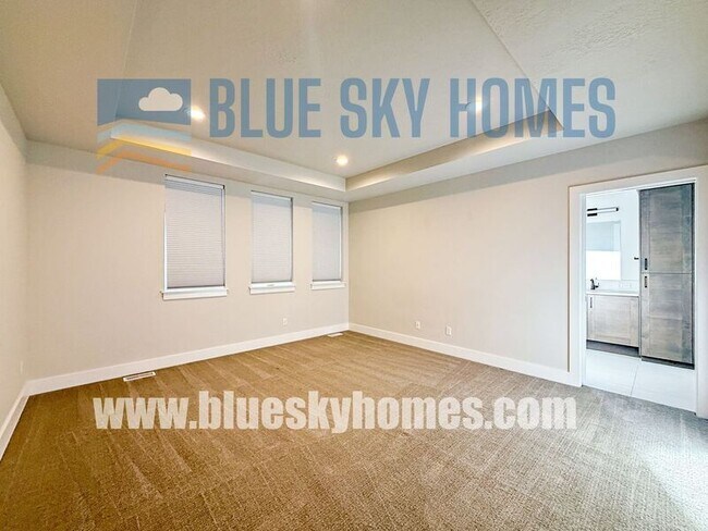 Building Photo - 3273 S Yorktown Ln