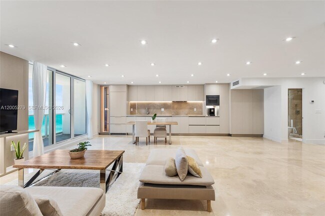 Building Photo - 2301 Collins Ave