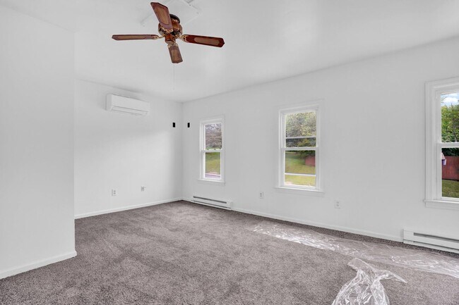 Building Photo - Charming 3 Bedroom, 1.5 Bath Townhome in Elizabethtown!