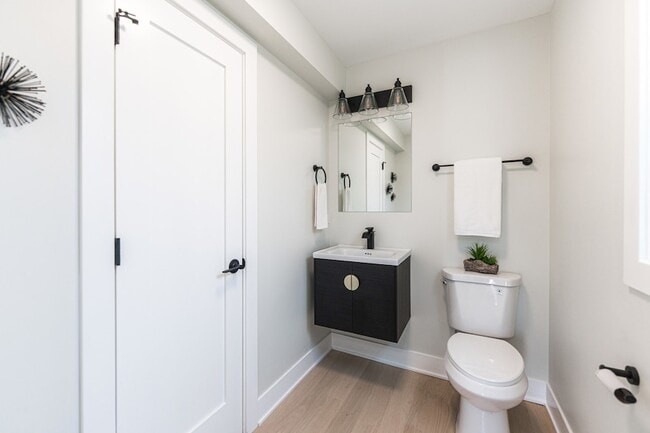 Building Photo - 4129 N Oketo Ave