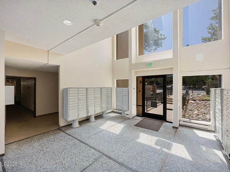 Building Photo - 2450 Lymbery St