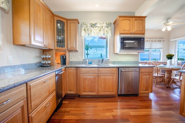 Building Photo - Kahana Ridge – Three Bedroom, Three Bathro...
