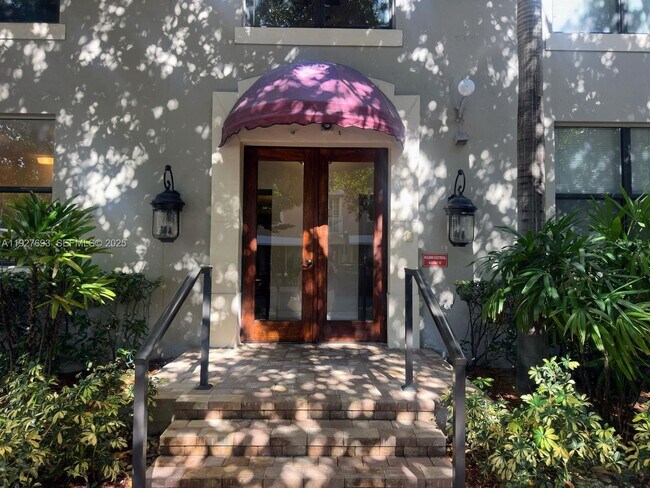 Building Photo - 1919 Van Buren St