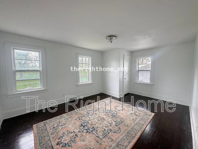 Building Photo - 2430 Redick Ave
