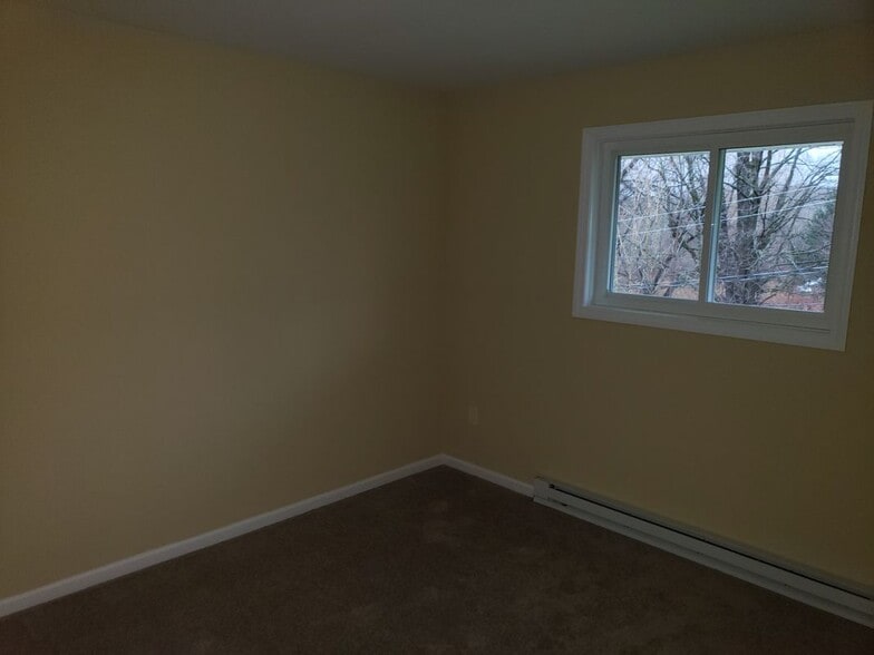 Building Photo - 15 Harry Brook Village