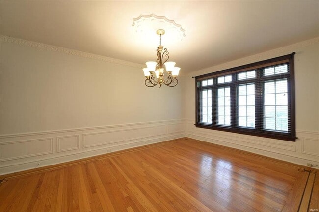 Building Photo - 7572-74 York