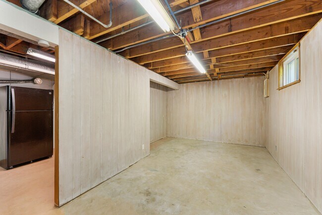 Building Photo - 1679 S 54th St