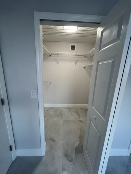 Large walk-in closet in the master bedroom - 1060 NW 80th Ave