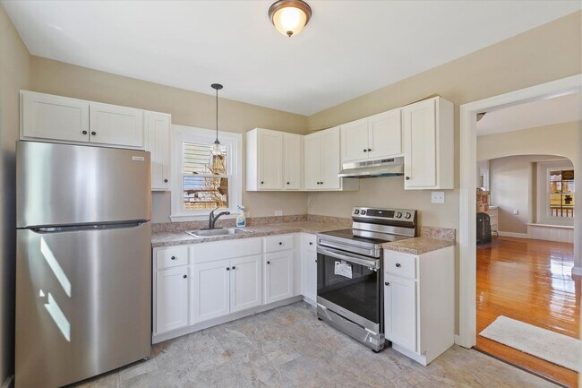 Primary Photo - Beautiful three-bedroom single family home...