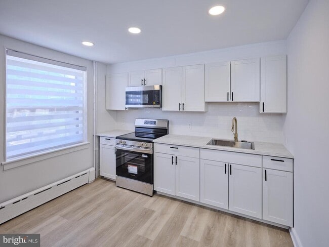 Building Photo - 14 W Bridge St