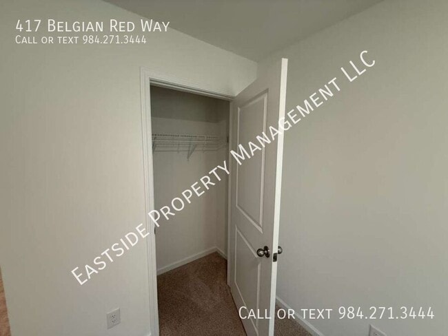 Building Photo - 417 Belgian Red Wy