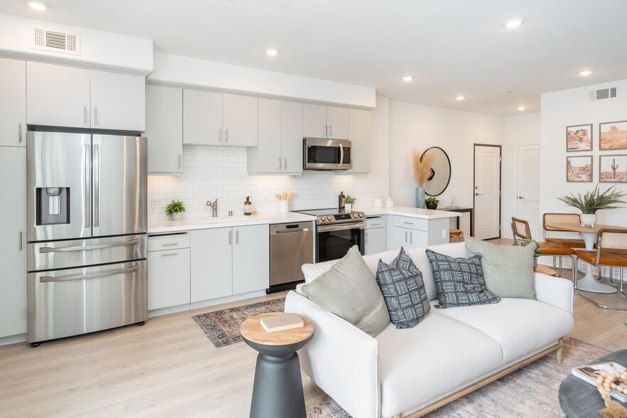 Building Photo - 302 Madonna Rd