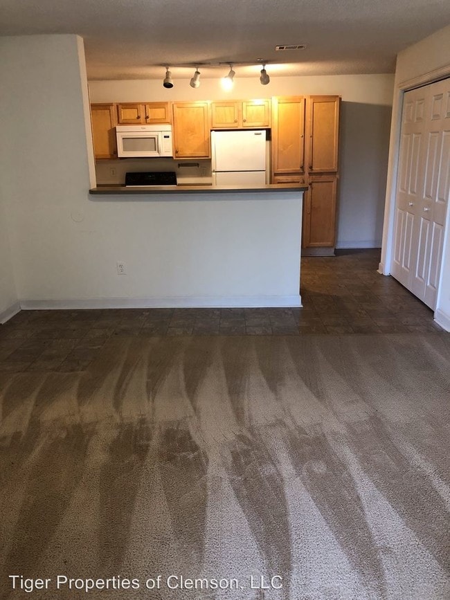 Building Photo - 3 br, 3 bath House - 701 Harts Cove Way