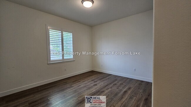 Building Photo - Upgraded 4 Bed + Loft | Solar | EV Charger | Outdoor Living | Folsom