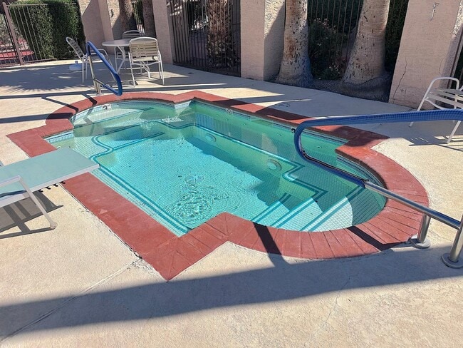 Building Photo - 3031 N Civic Center Plaza