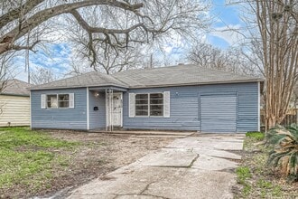 Building Photo - Very affordable spacious 4bed/2bath single-family house!