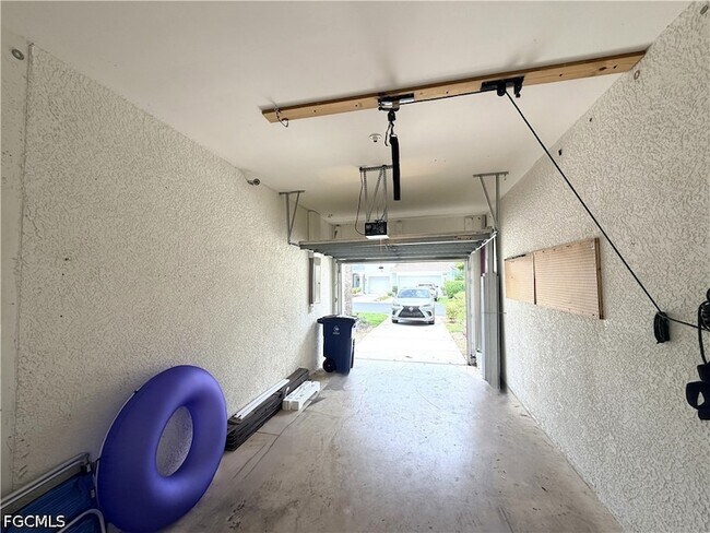 Building Photo - 8311 Village Edge Cir