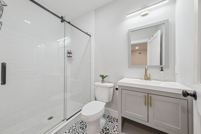 Building Photo - 183 Gates Ave