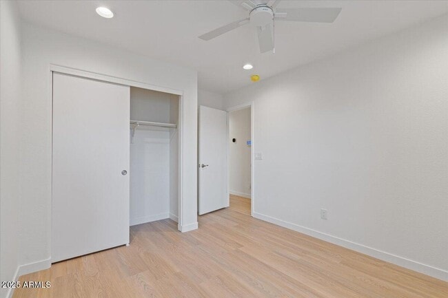 Building Photo - 21233 N 30th Ave