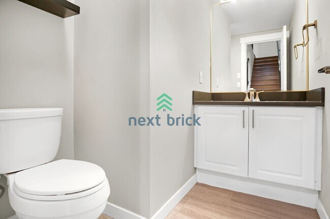 Building Photo - "Charming 2-Bed, 2.5-Bath Retreat in Bothell - Spacious 1157 Sq Ft Haven!"