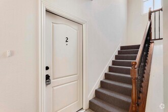 Building Photo - 1/2 OFF FIRST MONTH RENT - 3 bed, 2 bath C...