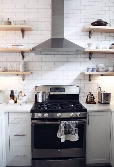 Building Photo - 2421 SE Division St