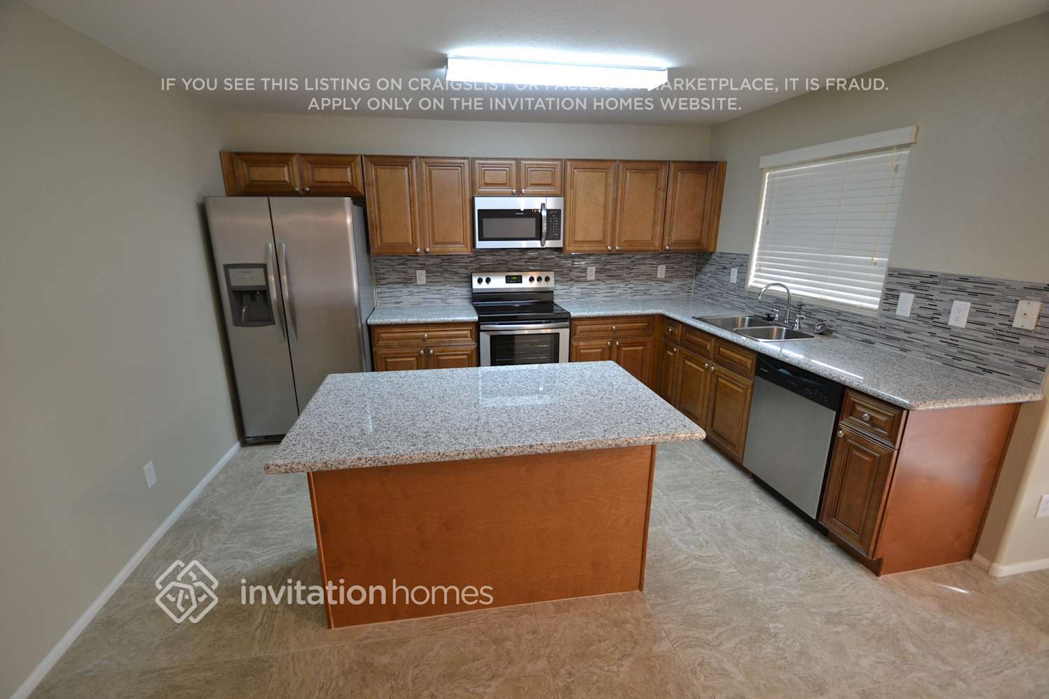 Building Photo - 1099 E Monteleone St