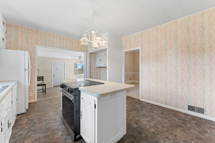 Building Photo - 2442 Mittman Rd