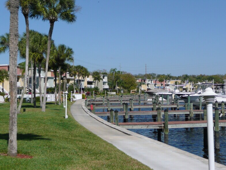 River Walk - 2424 W Tampa Bay Blvd