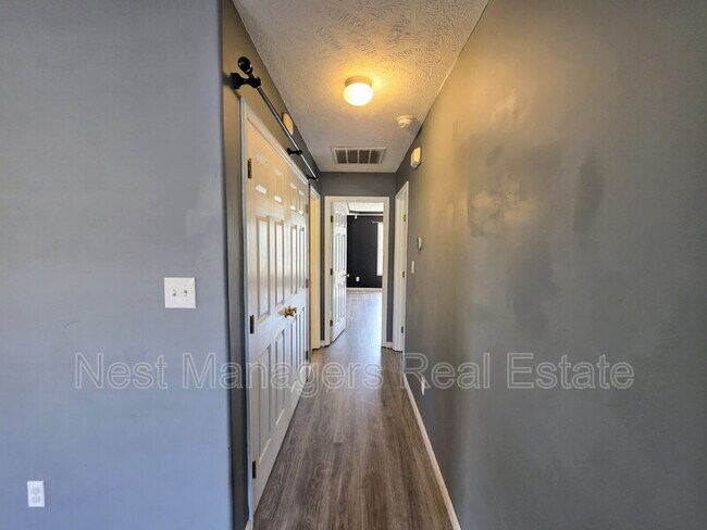 Building Photo - 7732 Redwood Ave