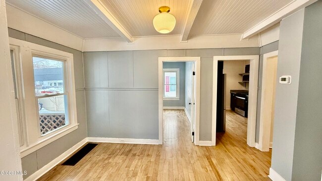 Building Photo - 173 Bay St