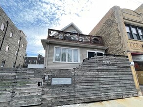 Building Photo - 3230 N Elston Ave