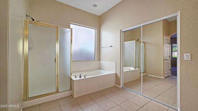 Building Photo - 13586 W Monte Vista Rd