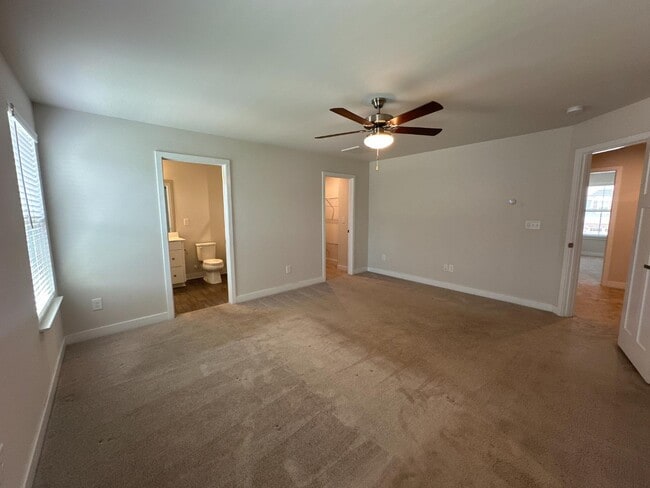 Building Photo - 145 Beacon Dr