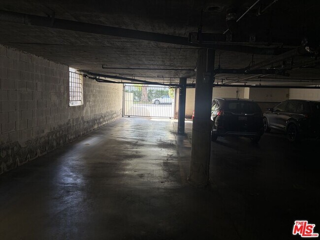 Building Photo - 1702 Brockton Ave