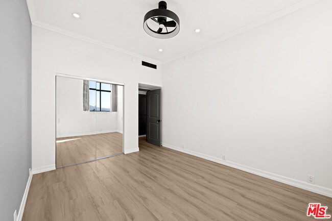 Building Photo - 10535 Wilshire Blvd