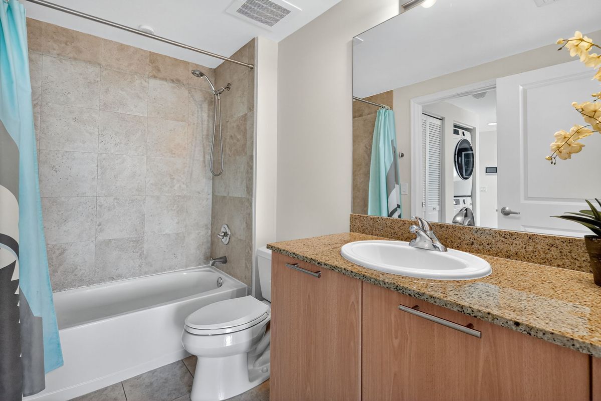 Building Photo - 2021 SW 3rd Ave