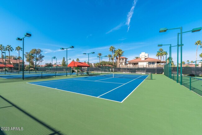 Building Photo - 9708 E Vía Linda