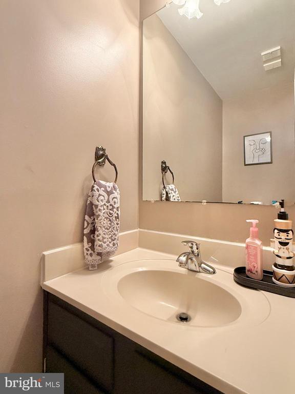 Building Photo - 6 Quail Ridge Dr