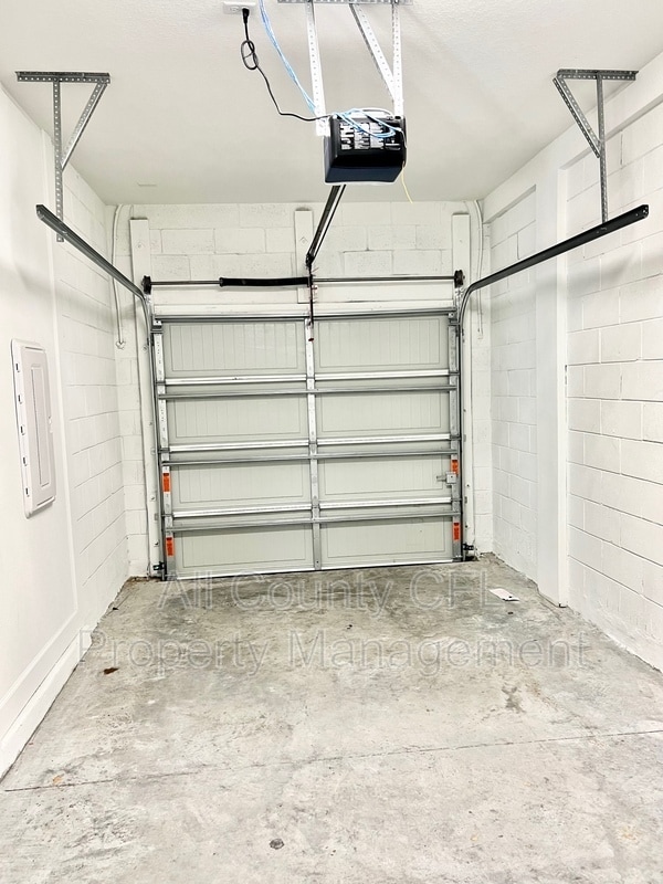 Building Photo - 1398 Captiva Cv